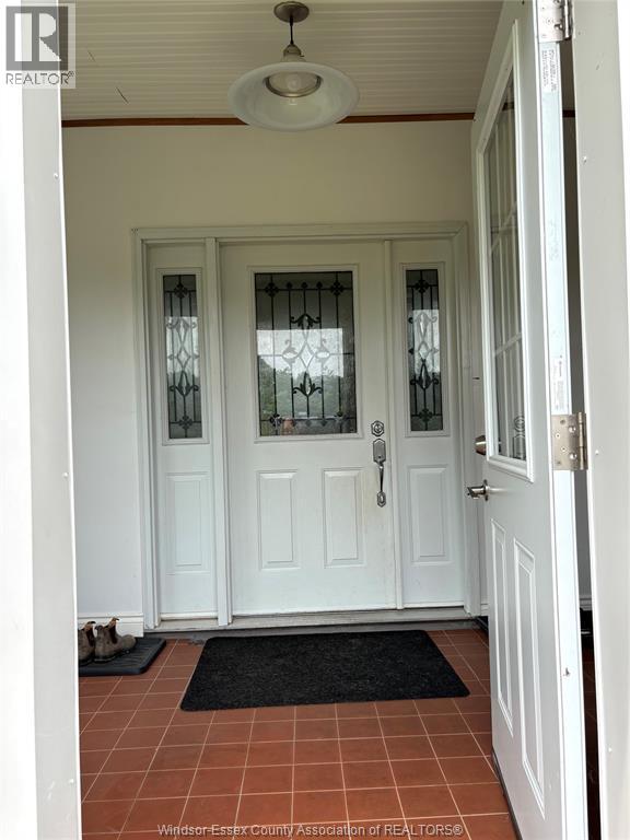 949 East West Rd, Pelee Island, Ontario  N0R 1M0 - Photo 3 - 26017558