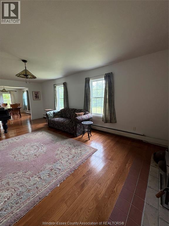 949 East West Rd, Pelee Island, Ontario  N0R 1M0 - Photo 5 - 26017558