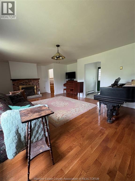 949 East West Rd, Pelee Island, Ontario  N0R 1M0 - Photo 6 - 26017558