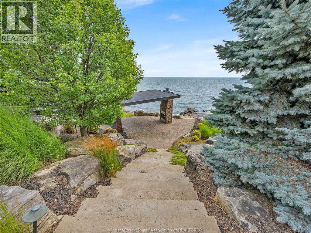 320 Seacliff Drive West, Leamington, Ontario  N8H 4E1 - Photo 13 - 26017816