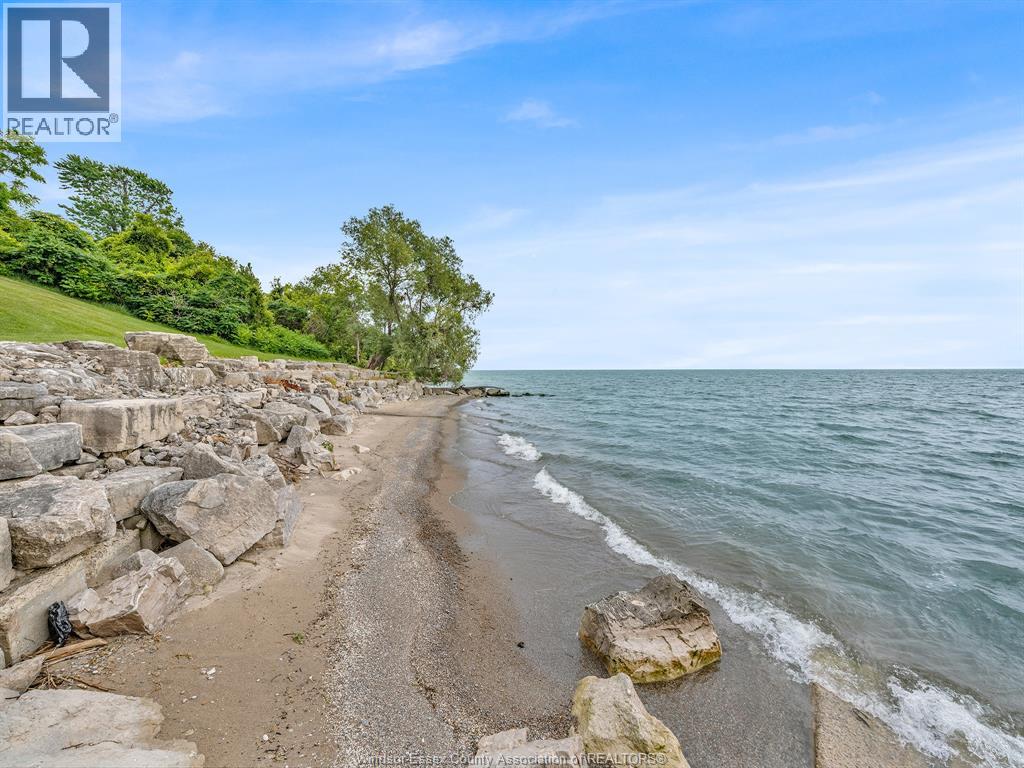 320 Seacliff Drive West, Leamington, Ontario  N8H 4E1 - Photo 15 - 26017816
