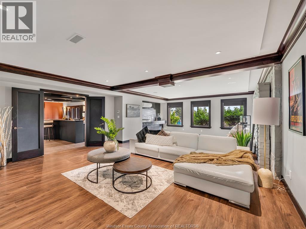 320 Seacliff Drive West, Leamington, Ontario  N8H 4E1 - Photo 45 - 26017816