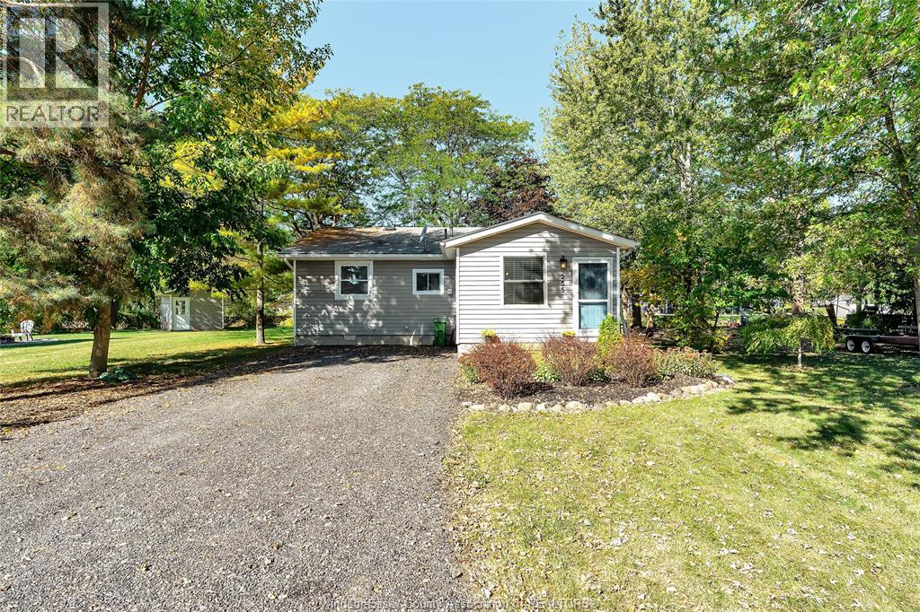 255 EDWARD ROAD, Lakeshore, Ontario