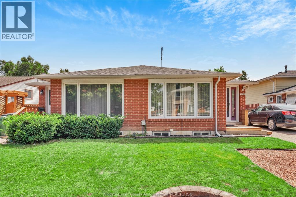 9703 MELVILLE, Windsor, Ontario
