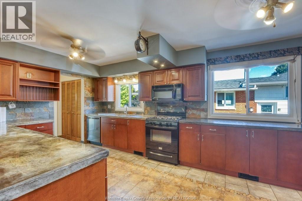 2954 Rushton Drive, Windsor, Ontario  N8R 1M4 - Photo 10 - 26017780