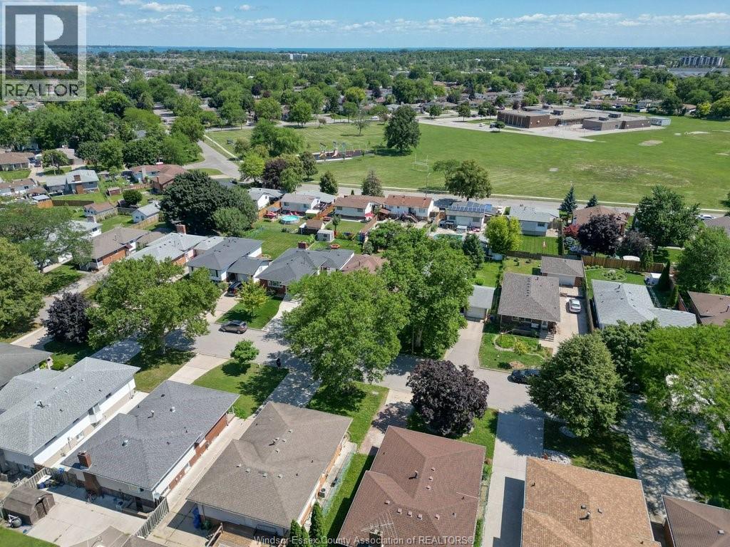 2954 Rushton Drive, Windsor, Ontario  N8R 1M4 - Photo 5 - 26017780