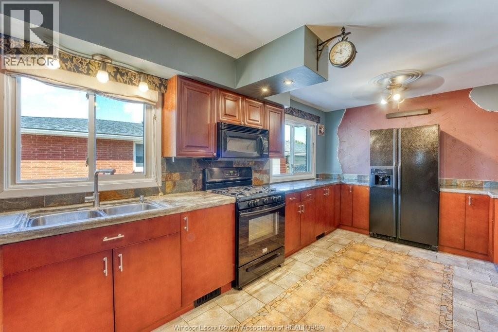 2954 Rushton Drive, Windsor, Ontario  N8R 1M4 - Photo 9 - 26017780