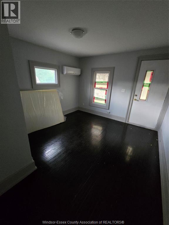 924 Pierre, Windsor, Ontario  N9A 2K9 - Photo 4 - 26017906