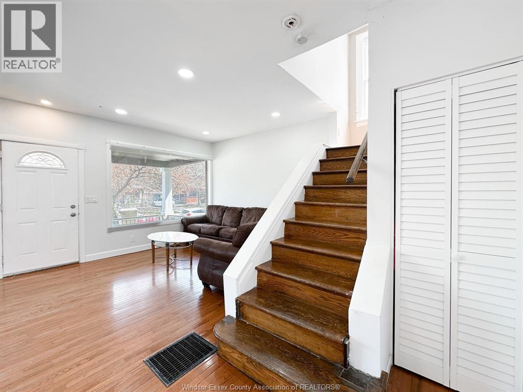 421 Hall, Windsor, Ontario  N9A 2L7 - Photo 10 - 26017917
