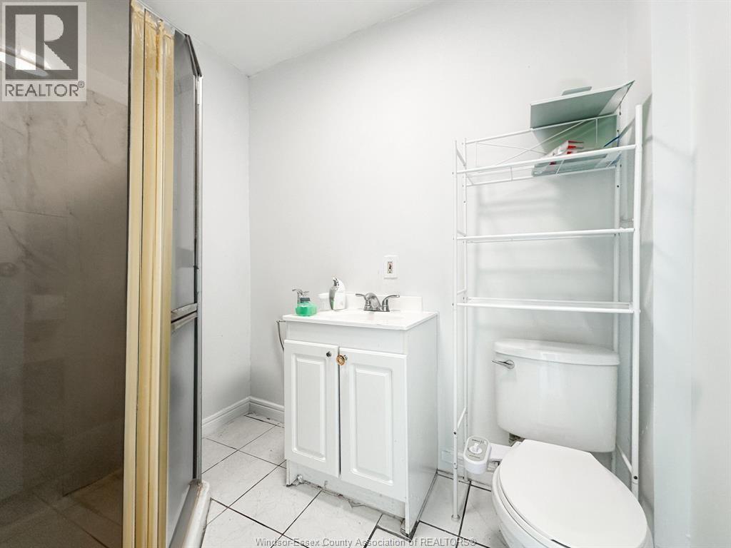 421 Hall, Windsor, Ontario  N9A 2L7 - Photo 14 - 26017917