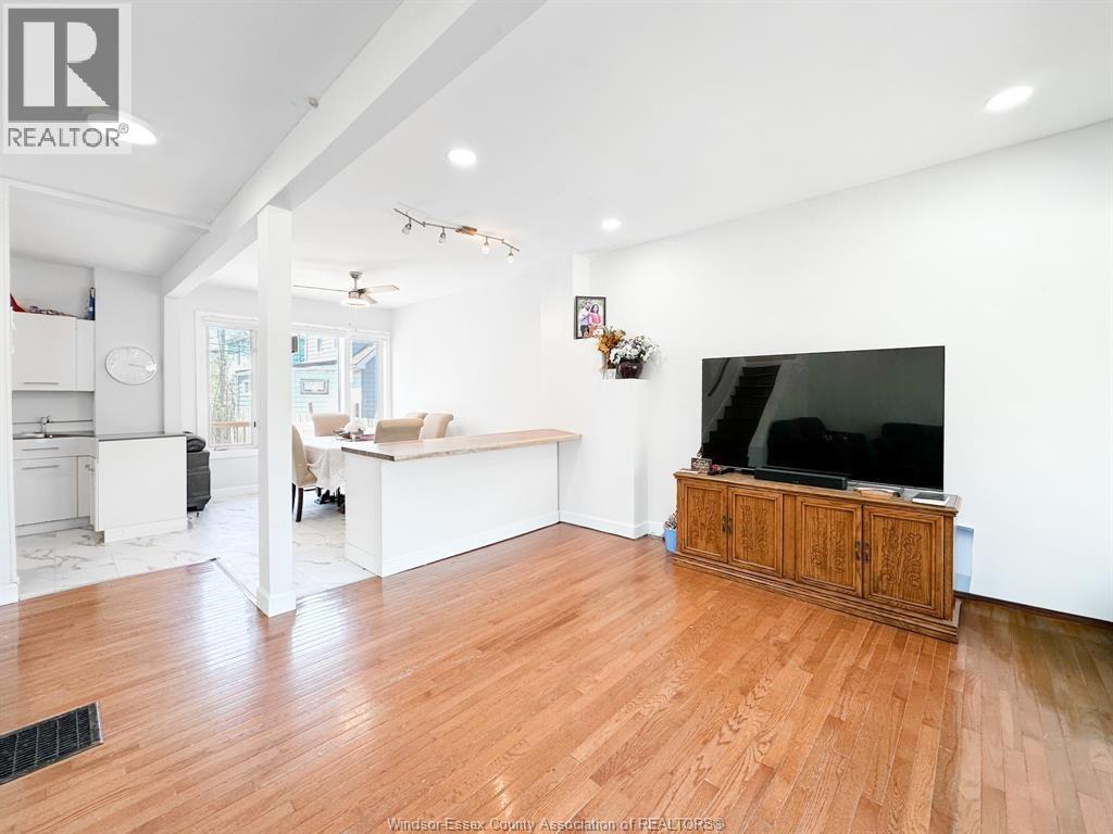 421 Hall, Windsor, Ontario  N9A 2L7 - Photo 7 - 26017917