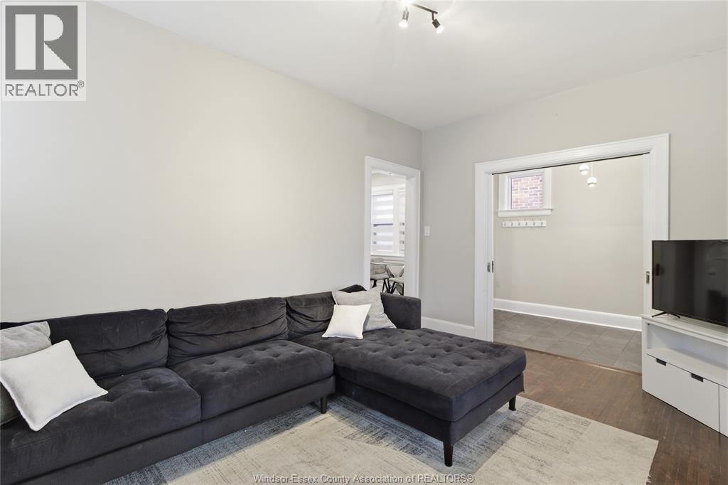 1220 Gladstone, Windsor, Ontario  N8X 3H3 - Photo 5 - 26017933