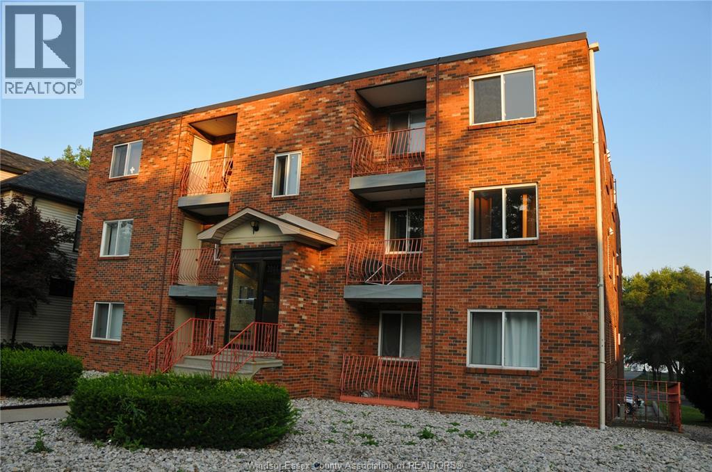 3044 Sandwich Unit# 302, Windsor, Ontario  N9C 1A4 - Photo 2 - 26017953