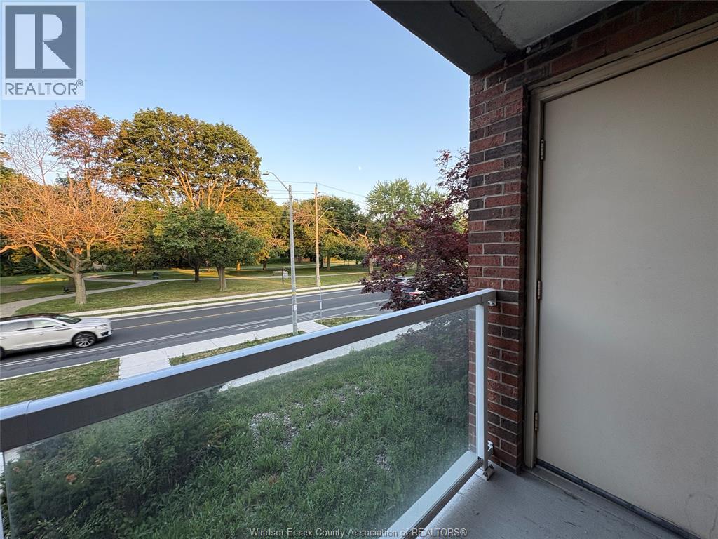 3044 Sandwich Unit# 202, Windsor, Ontario  N9C 1A4 - Photo 17 - 26017954