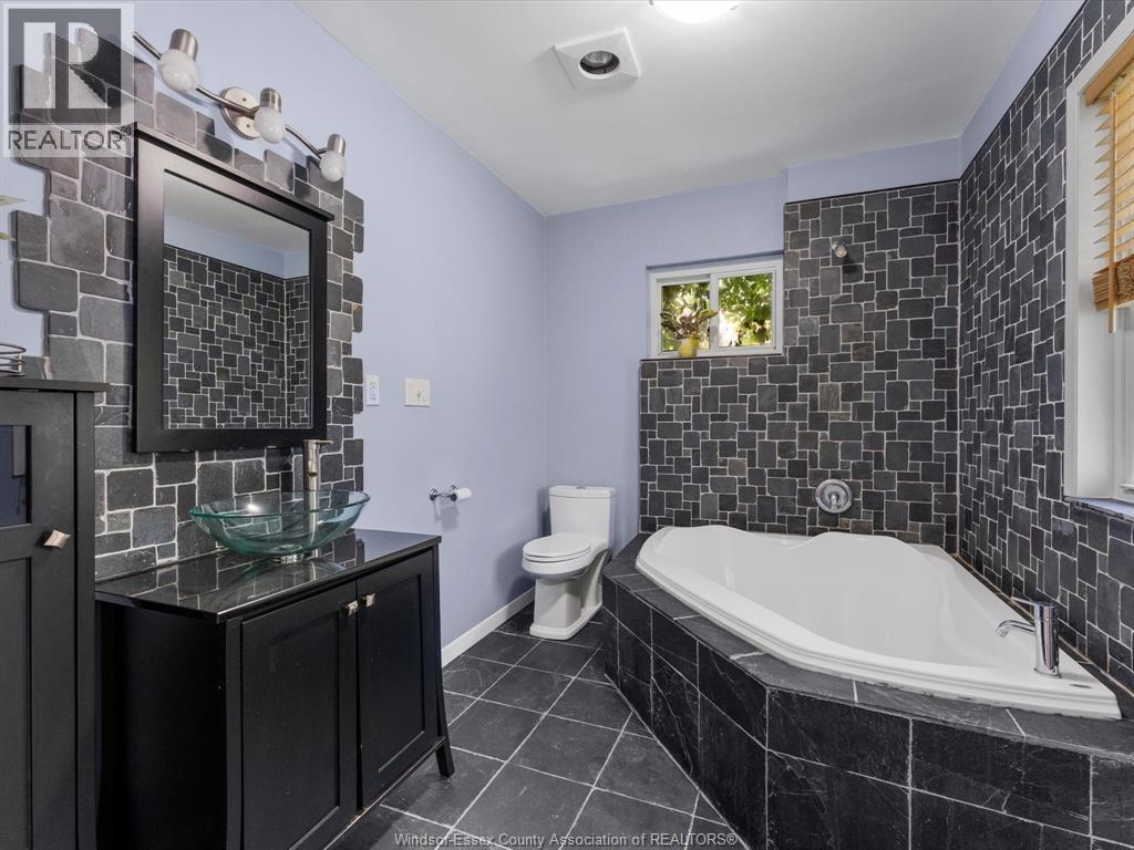 1794 Hall Avenue, Windsor, Ontario  N8W 2L4 - Photo 14 - 26017964