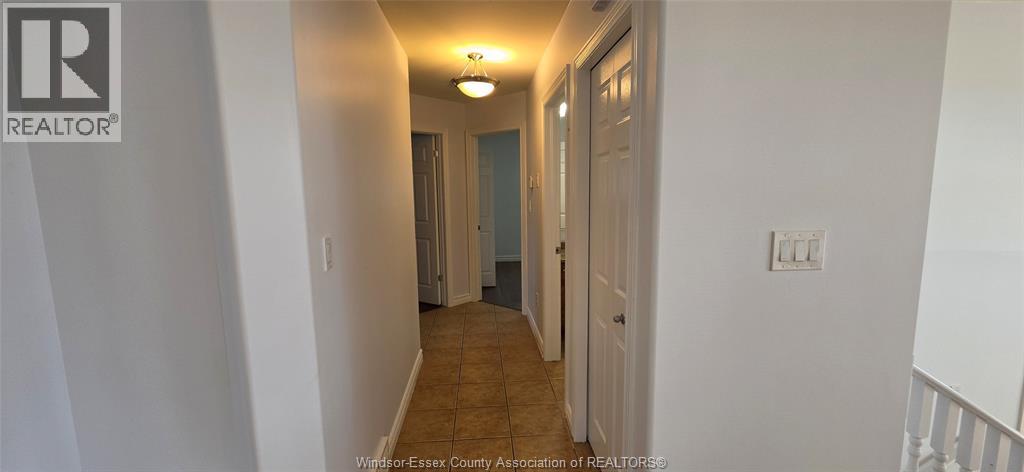 4628 Fontana, Windsor, Ontario  N9G 3C8 - Photo 5 - 26017969