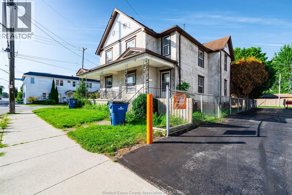 262-264 Queen Street, Chatham, Ontario  N7M 2H3 - Photo 2 - 26017955