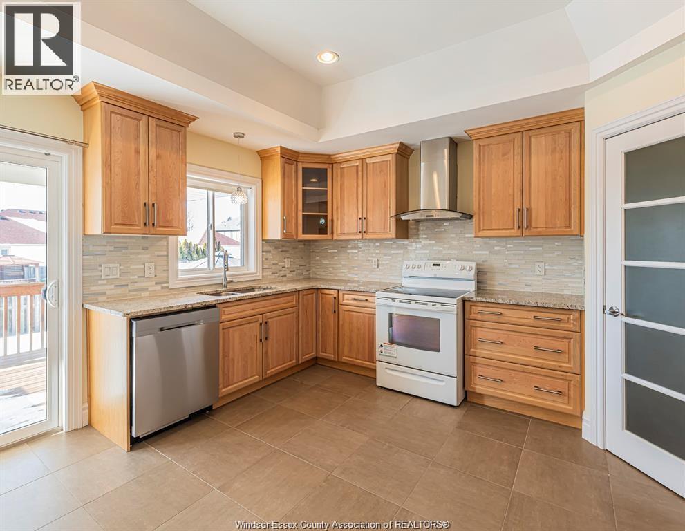 4001 Cosenza Street, Windsor, Ontario  N9G 0A5 - Photo 12 - 26017962
