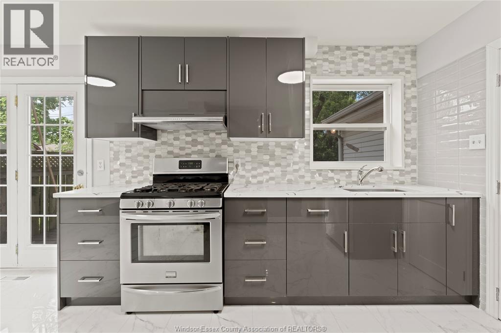 2330 Tecumseh Road West, Windsor, Ontario  N9B 1W1 - Photo 13 - 26017999