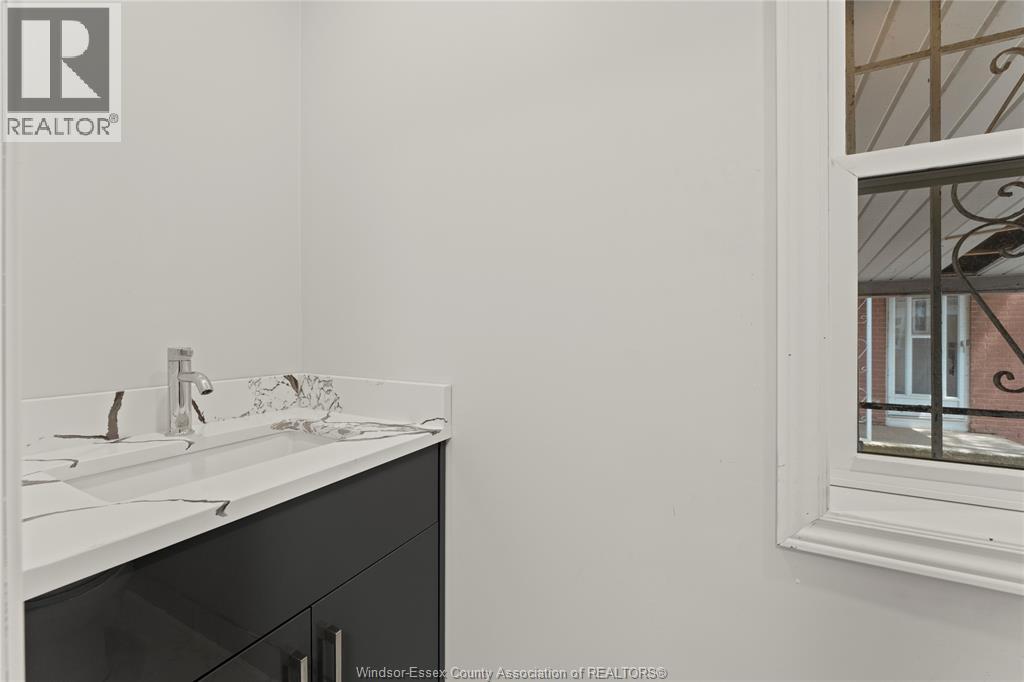 2330 Tecumseh Road West, Windsor, Ontario  N9B 1W1 - Photo 17 - 26017999