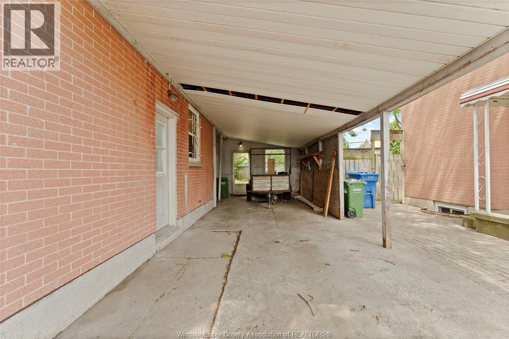 2330 Tecumseh Road West, Windsor, Ontario  N9B 1W1 - Photo 4 - 26017999