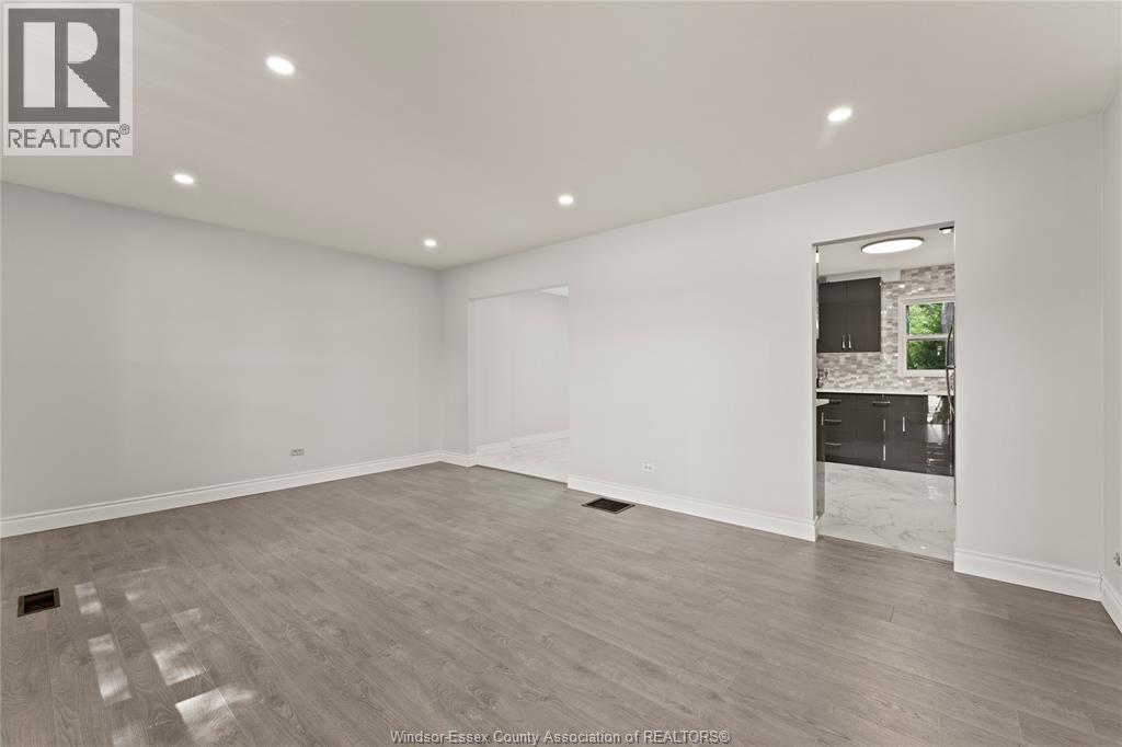 2330 Tecumseh Road West, Windsor, Ontario  N9B 1W1 - Photo 5 - 26017999