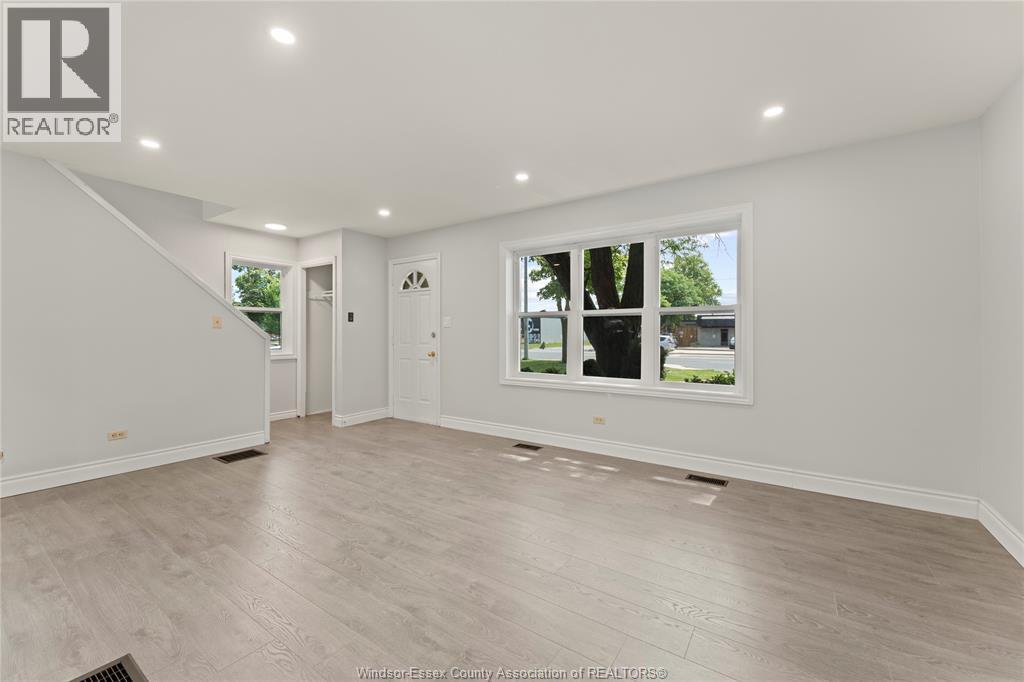 2330 Tecumseh Road West, Windsor, Ontario  N9B 1W1 - Photo 7 - 26017999