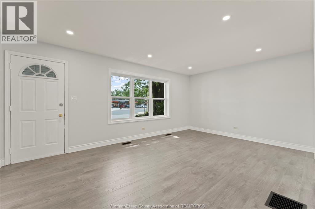 2330 Tecumseh Road West, Windsor, Ontario  N9B 1W1 - Photo 8 - 26017999