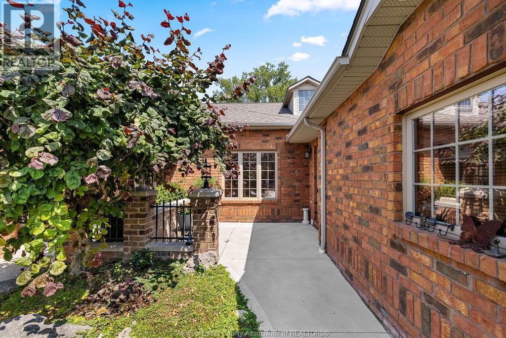 407 Lenore St, Belle River, Ontario  N8L 0P3 - Photo 4 - 26017846