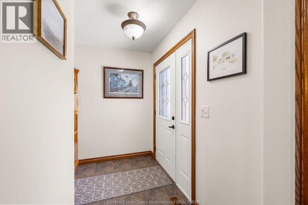 407 Lenore St, Belle River, Ontario  N8L 0P3 - Photo 5 - 26017846
