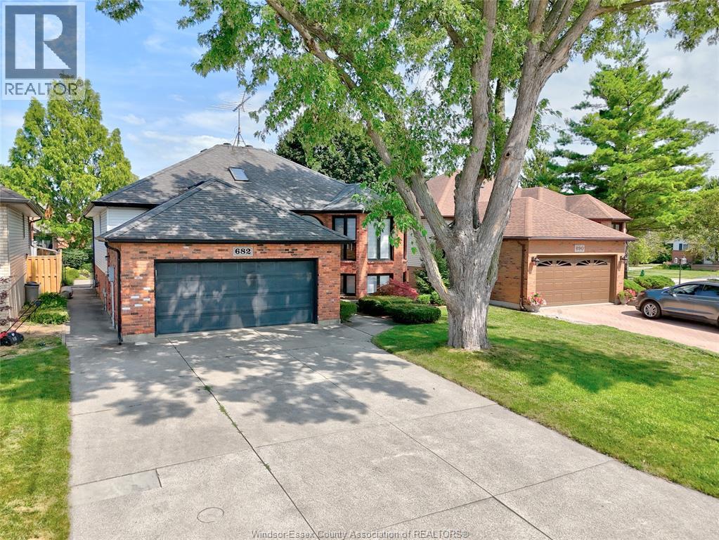 682 Michael Drive, Tecumseh, Ontario  N8N 4N2 - Photo 5 - 26018024