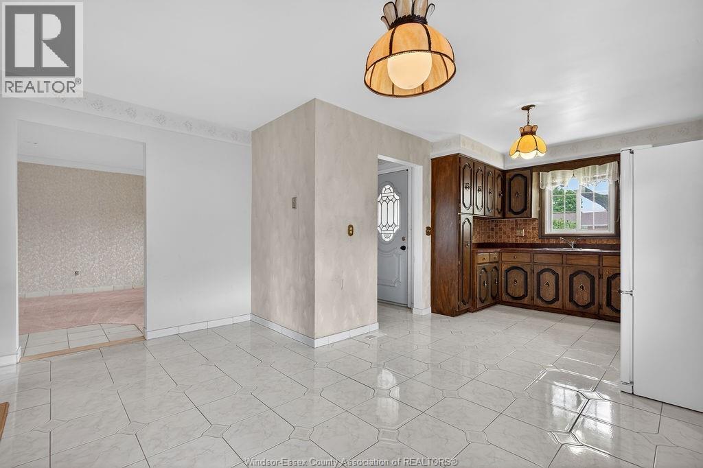 10626 Keating Crescent, Windsor, Ontario  N8R 1T5 - Photo 11 - 26018049
