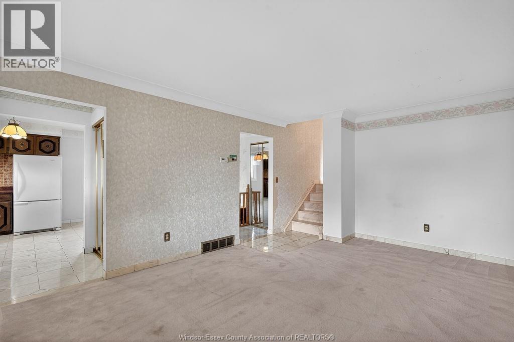 10626 Keating Crescent, Windsor, Ontario  N8R 1T5 - Photo 7 - 26018049