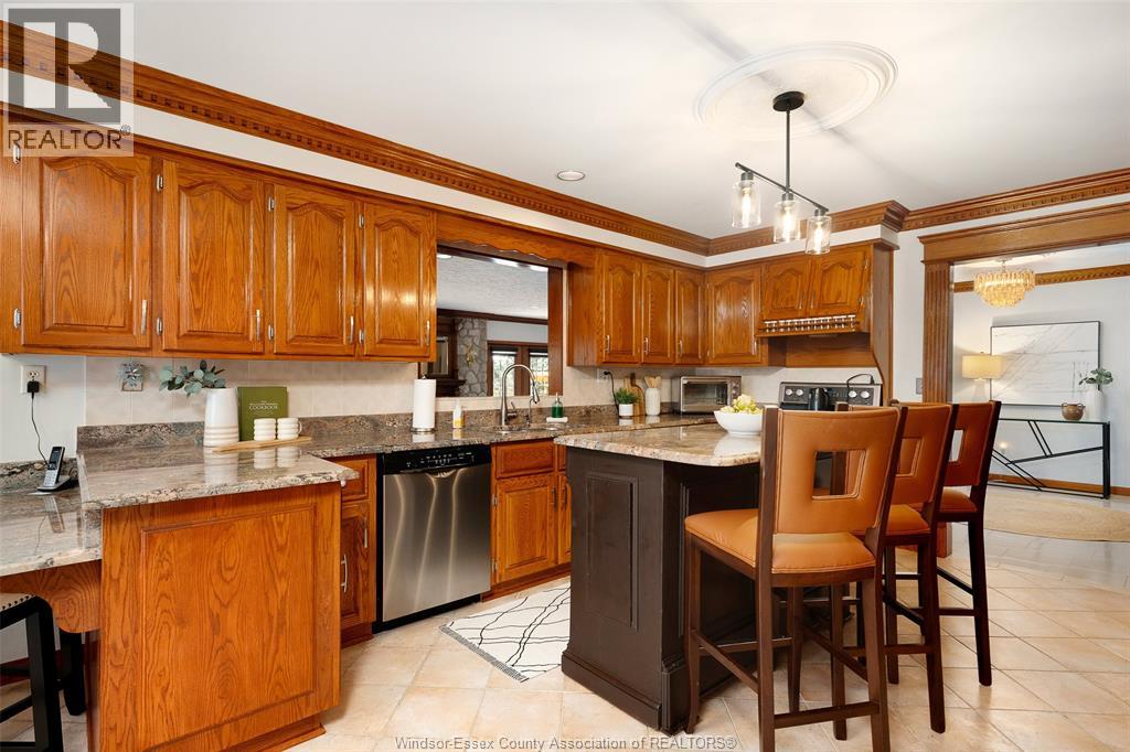 1825 Hebert Street, Tecumseh, Ontario  N8N 4G4 - Photo 11 - 26018050