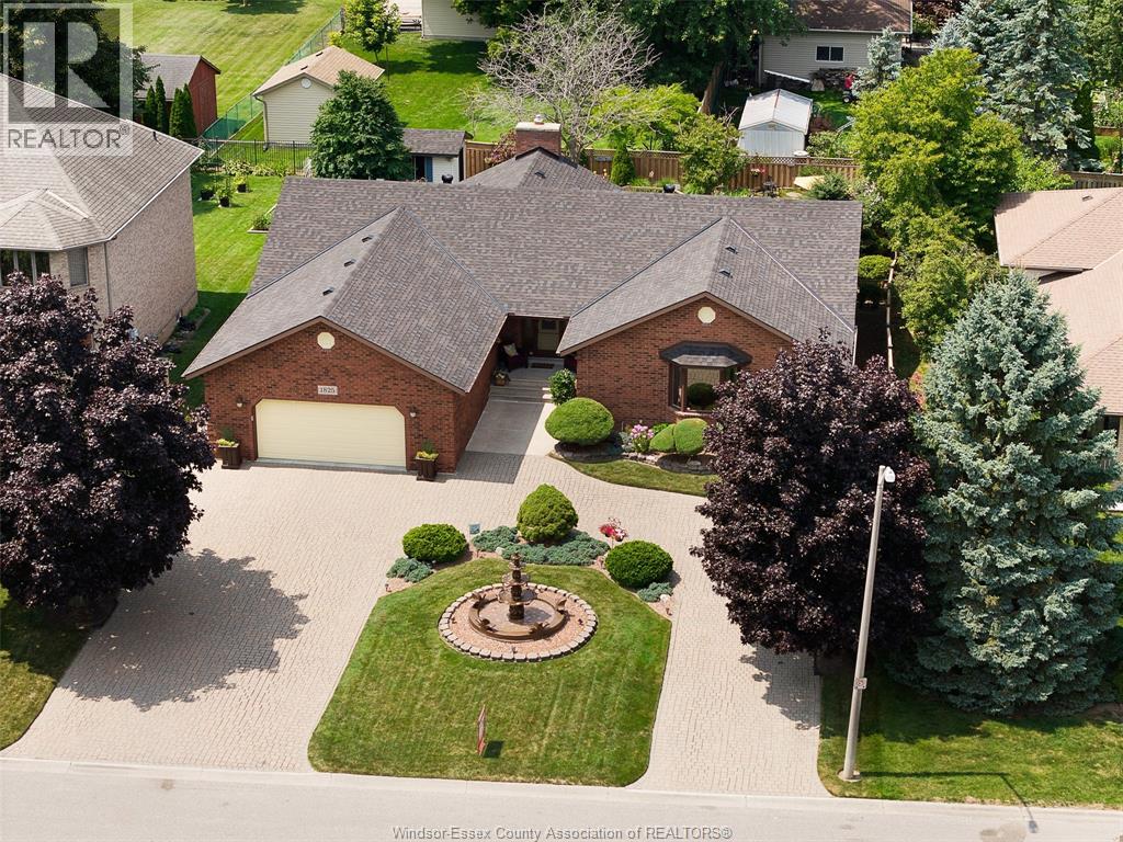 1825 Hebert Street, Tecumseh, Ontario  N8N 4G4 - Photo 2 - 26018050