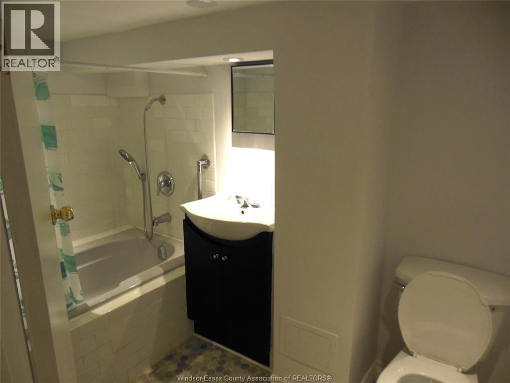 1548 Windermere, Windsor, Ontario  N8Y 3G3 - Photo 18 - 26018077