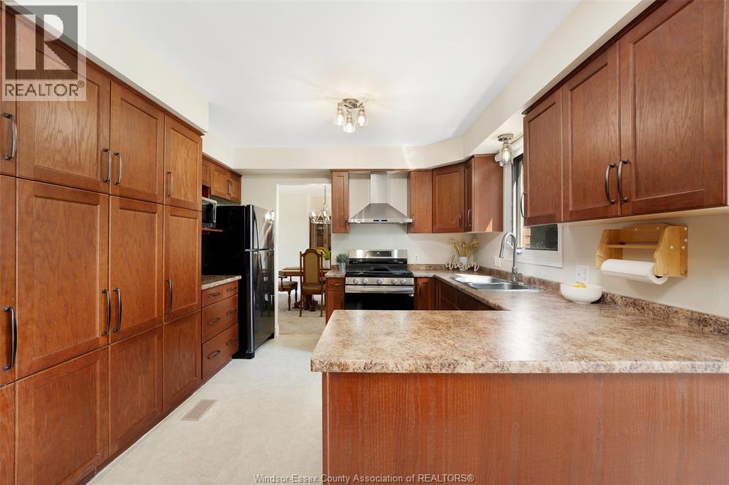 240 Gary Avenue, Lasalle, Ontario  N9J 1V2 - Photo 16 - 26018076