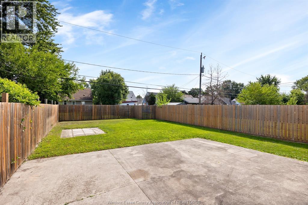 1134 California, Windsor, Ontario  N9B 2Z9 - Photo 16 - 26018081