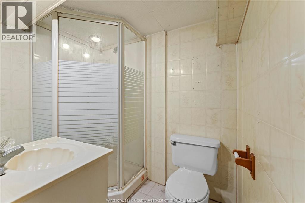 678 Capitol Street, Windsor, Ontario  N8X 3G1 - Photo 26 - 26018101