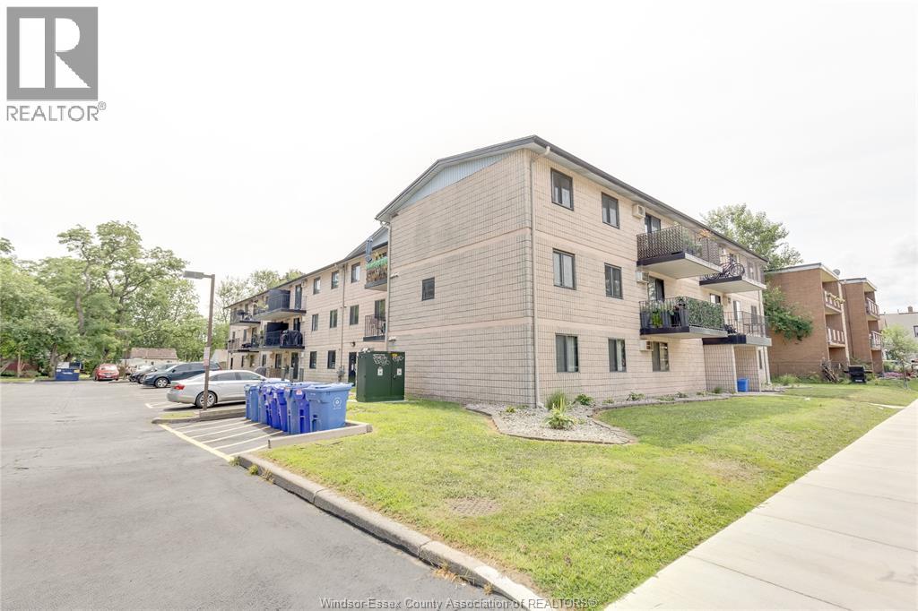 3355 Sandwich Street Unit# 104, Windsor, Ontario  N9C 1B2 - Photo 2 - 26018093