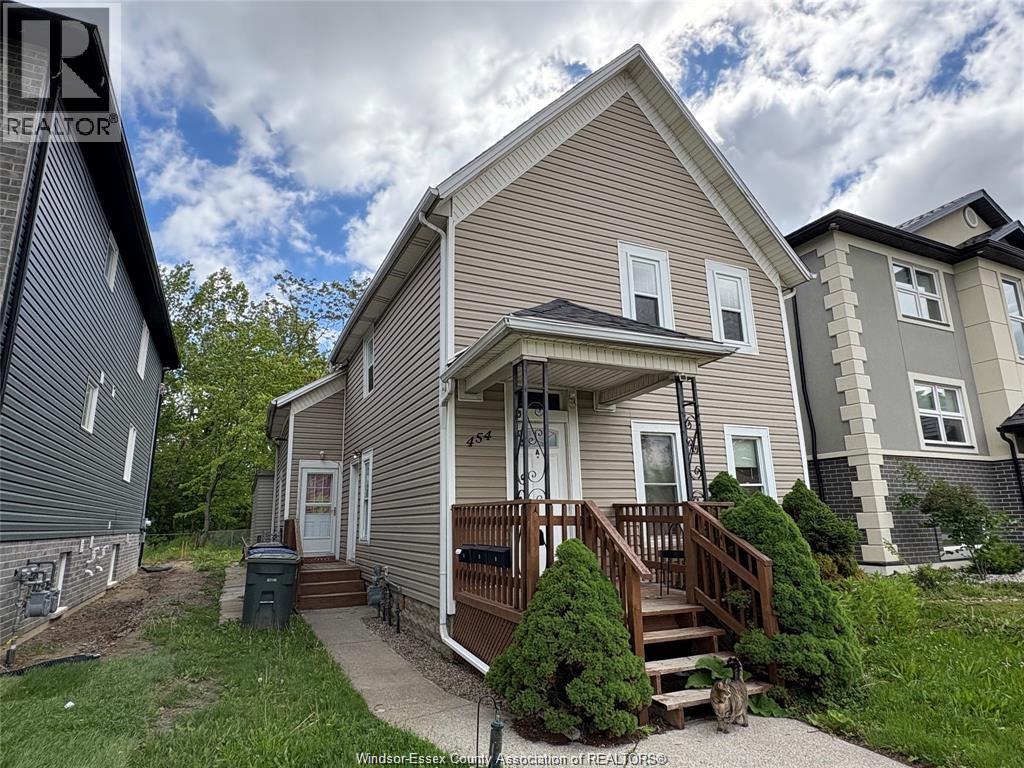 454 Crawford, Windsor, Ontario  N9A 5C4 - Photo 2 - 26018025