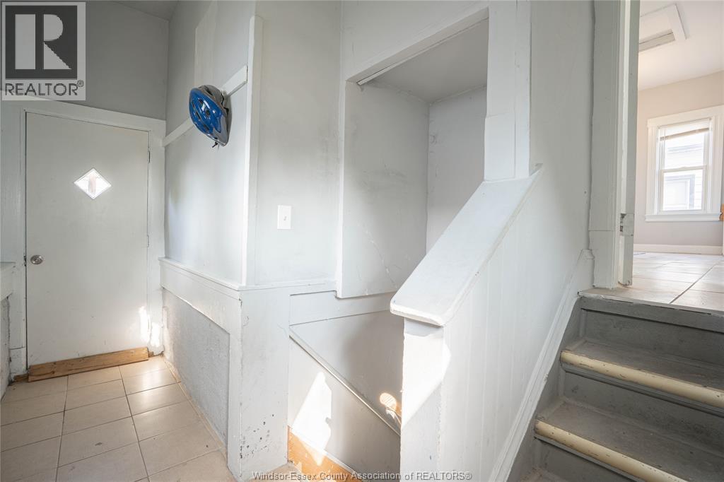 354 Curry Avenue, Windsor, Ontario  N9B 2B7 - Photo 10 - 26018156