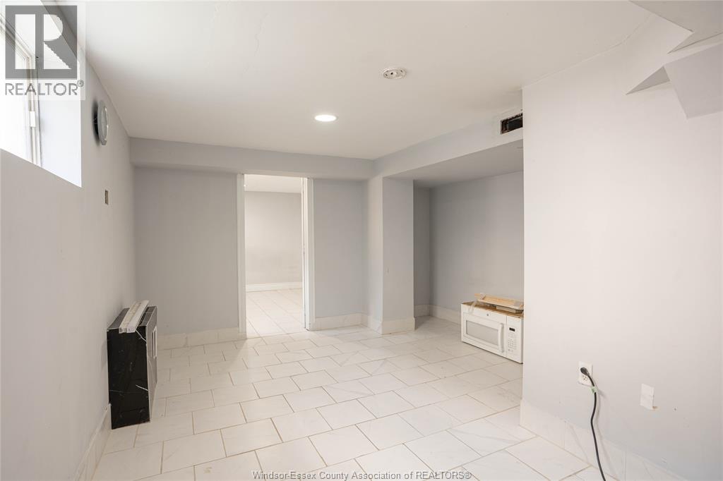 354 Curry Avenue, Windsor, Ontario  N9B 2B7 - Photo 15 - 26018156