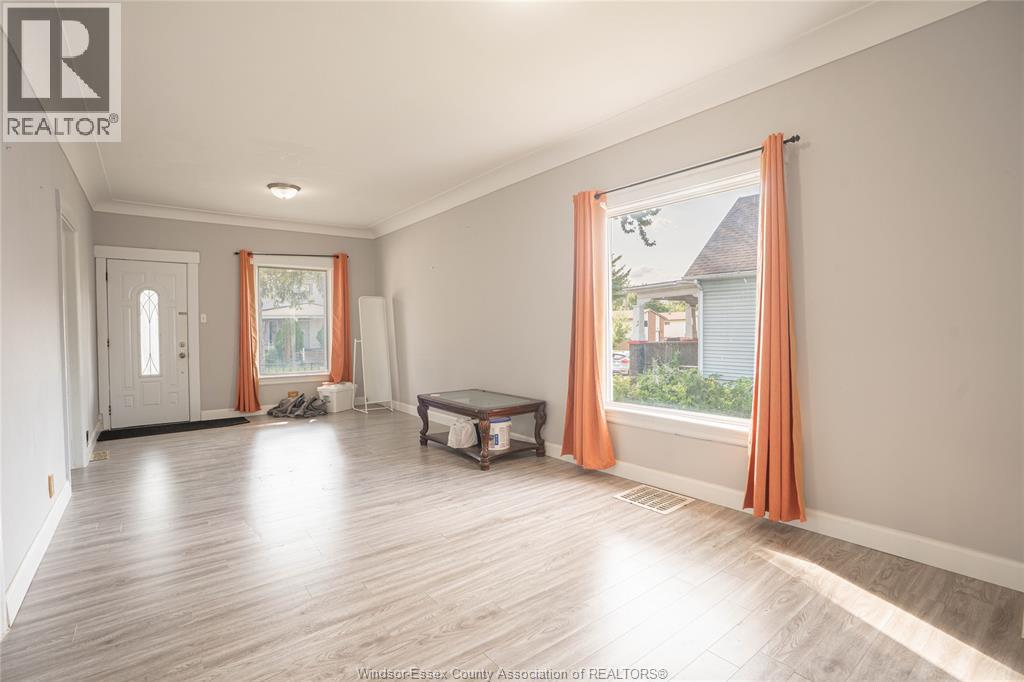 354 Curry Avenue, Windsor, Ontario  N9B 2B7 - Photo 4 - 26018156