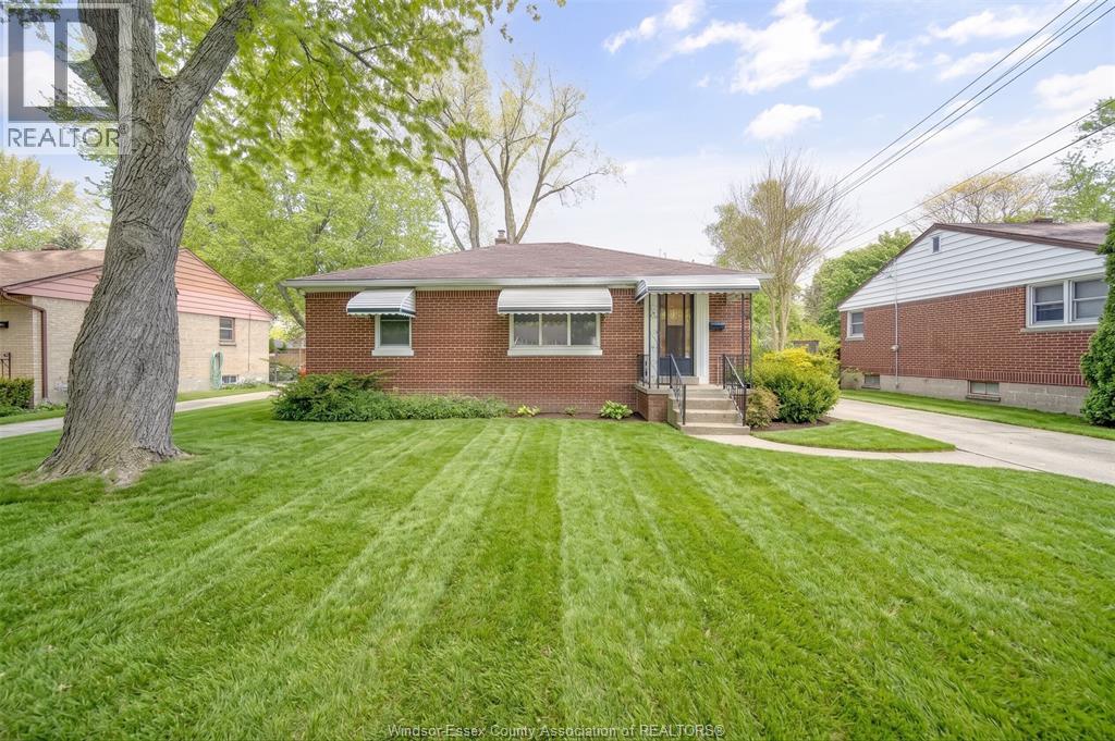 3264 Dominion Boulevard, Windsor, Ontario  N9E 2N5 - Photo 1 - 26018175