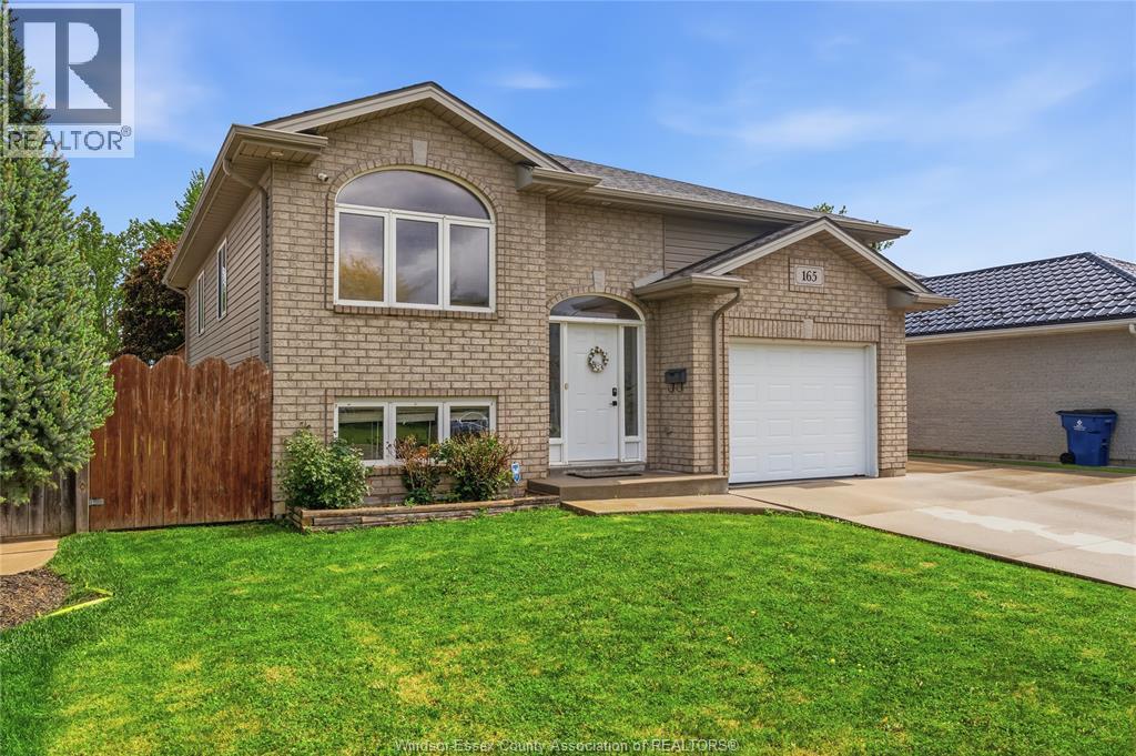 165 Thomas Avenue, Wallaceburg, Ontario  N8A 5H5 - Photo 4 - 26018171