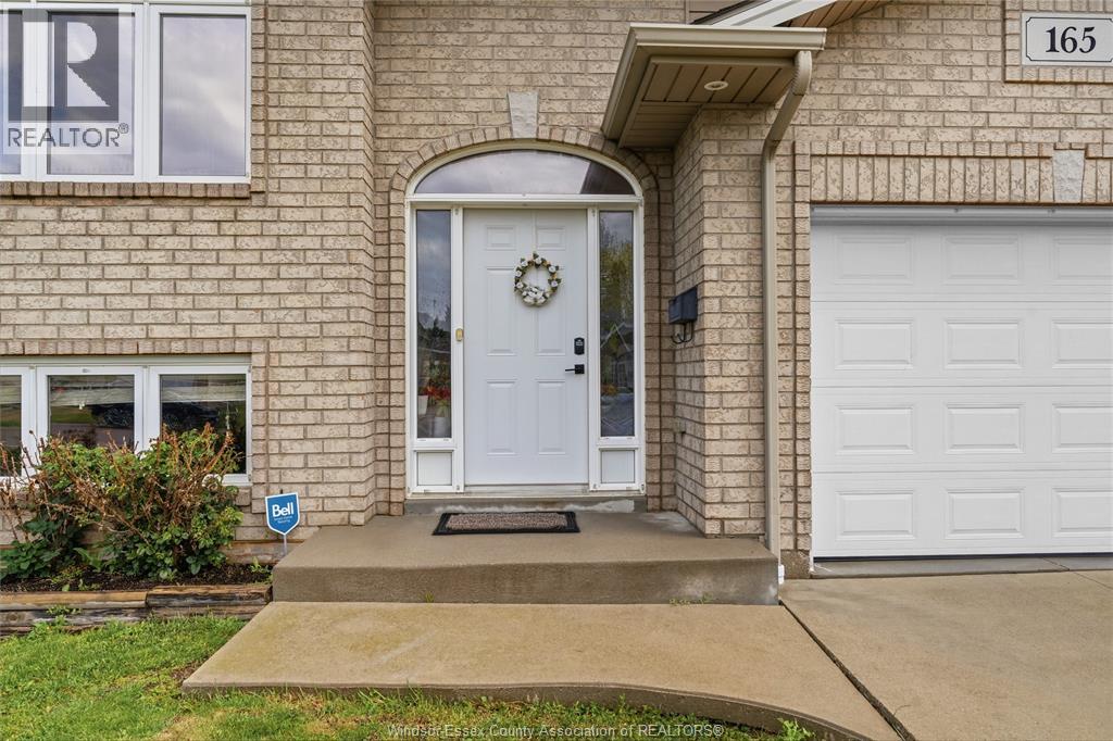 165 Thomas Avenue, Wallaceburg, Ontario  N8A 5H5 - Photo 5 - 26018171