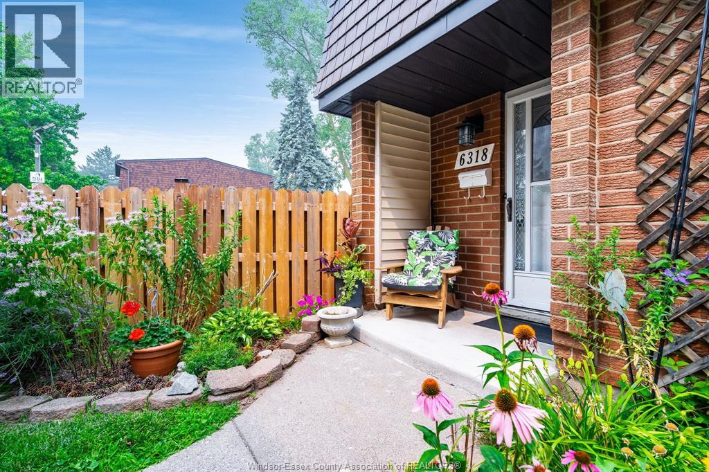 6318 Thornberry Crescent, Windsor, Ontario  N8T 3A2 - Photo 2 - 26018191