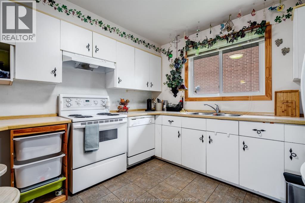 6318 Thornberry Crescent, Windsor, Ontario  N8T 3A2 - Photo 4 - 26018191