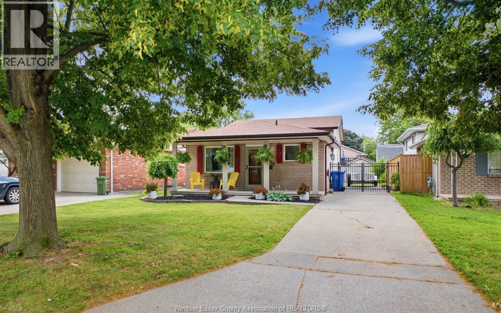2509 Ellrose, Windsor, Ontario  N8W 5E8 - Photo 1 - 26018218